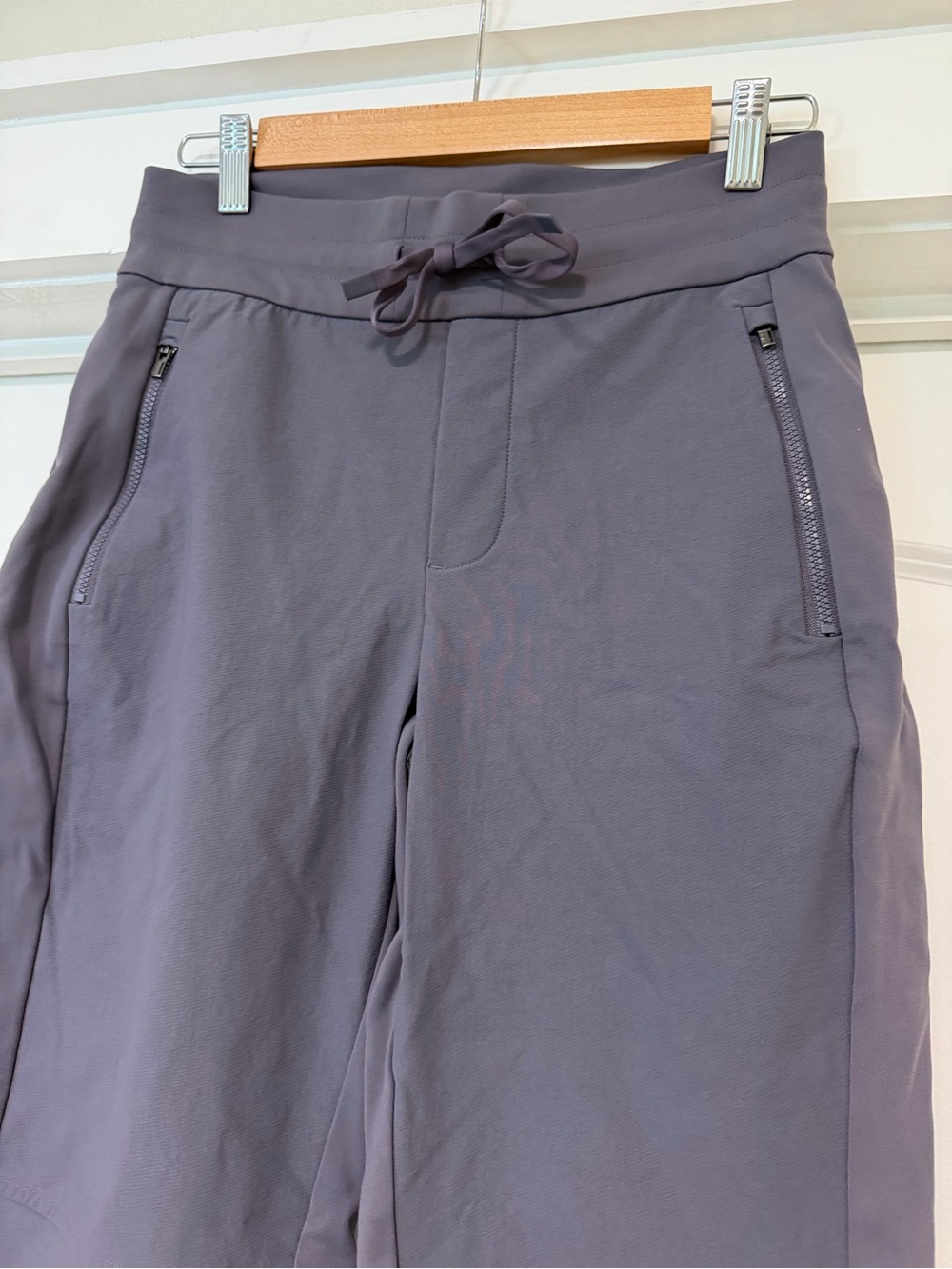 Athleta Women's Cropped Drawstring Pants in Slate Purple Gray Workout Gym Yoga